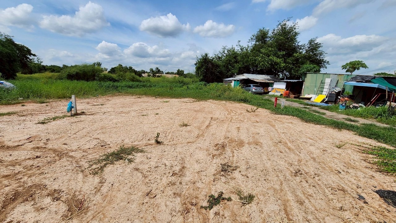 ขายด่วน ที่ดินถมแล้ว 100 ตารางวา ติดถนนคอนกรีตสาธารณะ ซอยคลองสาม 7/6 อ.คลองหลวง จ.ปทุมธานี