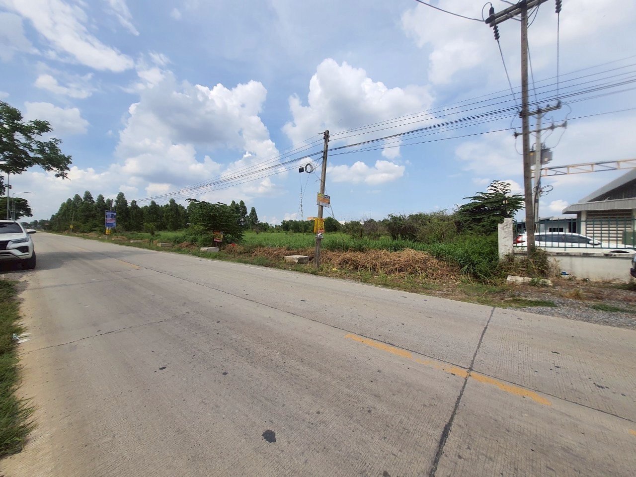 ขายที่ดินลำลูกกาคลองเก้า 4-1-17 ไร่ ติดถนนคอนกรีตสาธารณะ ถนนกว้าง 10 ม.  ซอย ลำลูกกา 181 จ.ปทุมธานี