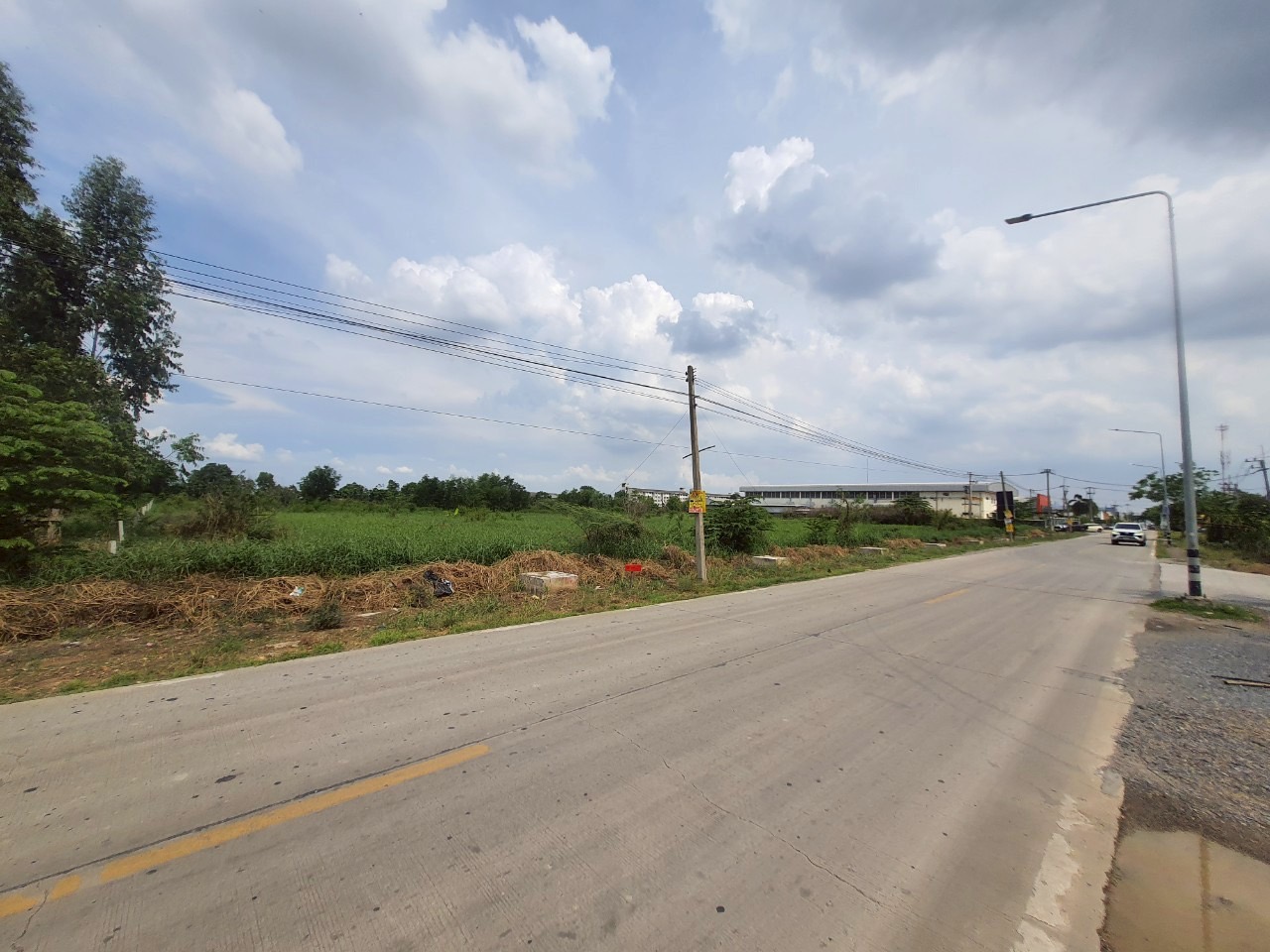 ขายที่ดินลำลูกกาคลองเก้า 4-1-17 ไร่ ติดถนนคอนกรีตสาธารณะ ถนนกว้าง 10 ม.  ซอย ลำลูกกา 181 จ.ปทุมธานี