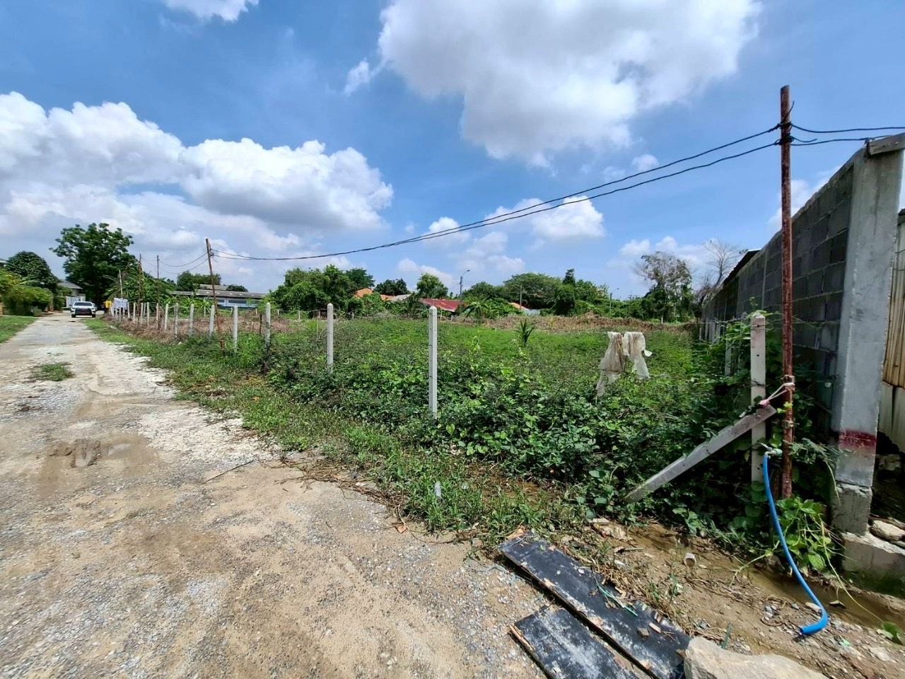 ขายด่วน ที่ดินพุทธมณฑลสายสาม 360 ตารางวา ถมแล้วทั้งแปลง  ซอย 19 แยก 6-12 เขตทวีวัฒนา กทม.