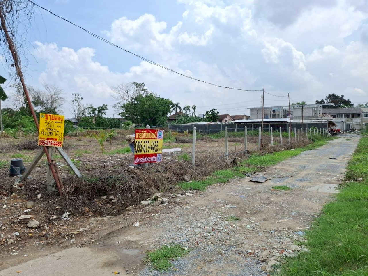 ขายด่วน ที่ดินพุทธมณฑลสายสาม 360 ตารางวา ถมแล้วทั้งแปลง  ซอย 19 แยก 6-12 เขตทวีวัฒนา กทม.