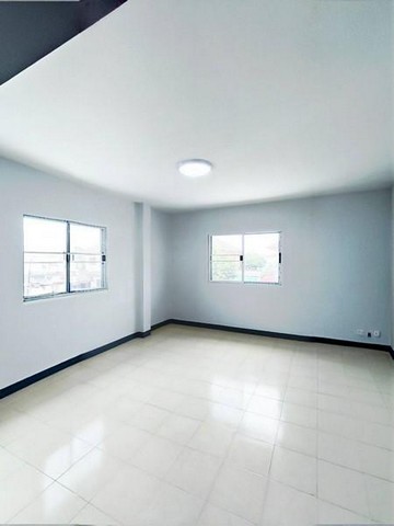 ขายบ้านเดี่ยว 2 ชั้น หมู่บ้านเคซีการ์เด้นโฮม11 ถนนนิมิตใหม่ 40 เขตคลองสามวา กรุงเทพมหานคร  ที่ตั้ง : ถนนหมู่บ้านเคซีการ์เด้นโฮม 11 แขวงสามวาตะวันออก เขตคลองสามวา กรุ