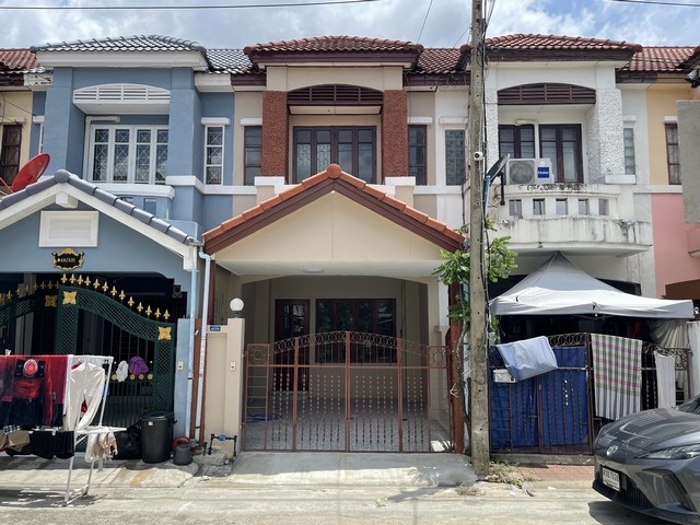 ขายทาวน์เฮ้าส์ หมู่บ้านบุศรินทร์1 คลอง2 รังสิต (แลนด์แอนด์เฮ้าส์)  ปทุมธานี