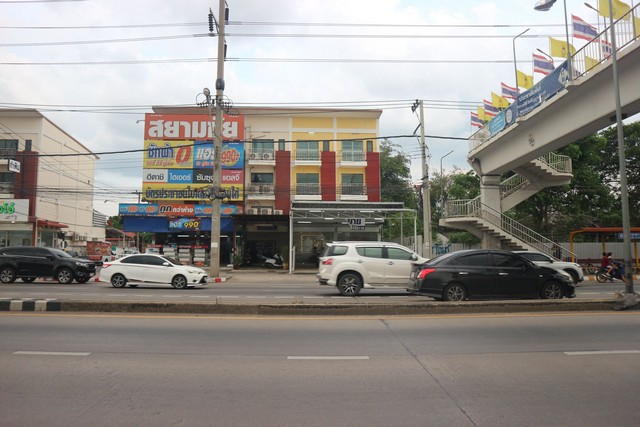 ขายอาคารพาณิชย์ 2 คูหา 3 ชั้นครึ่ง  ตำบลบางบัวทอง อำเภอบางบัวทอง นนทบุรี 