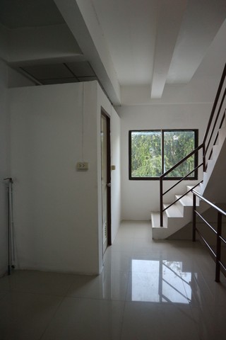 ขายอาคารพาณิชย์ 2 คูหา 3 ชั้นครึ่ง  ตำบลบางบัวทอง อำเภอบางบัวทอง นนทบุรี 