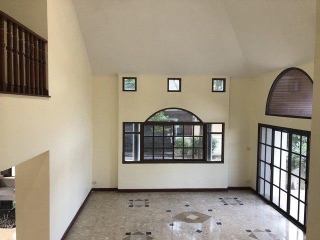 ขายบ้าน หมู่บ้านปรีชา วัดหนามแดง ศรีนครินทร์ 