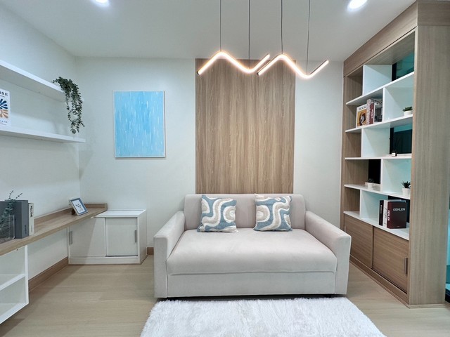 Proud of Chaengwattana