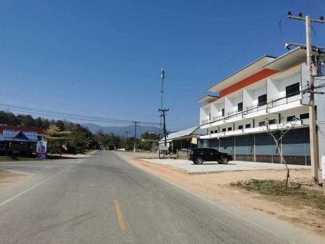 ขายอาคารพาณิชย์ 2 ชั้นครึ่ง จำนวน  5 คูหา จังหวัดน่าน 