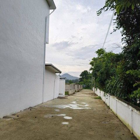 ขายอาคารพาณิชย์ 2 ชั้นครึ่ง จำนวน  5 คูหา จังหวัดน่าน 