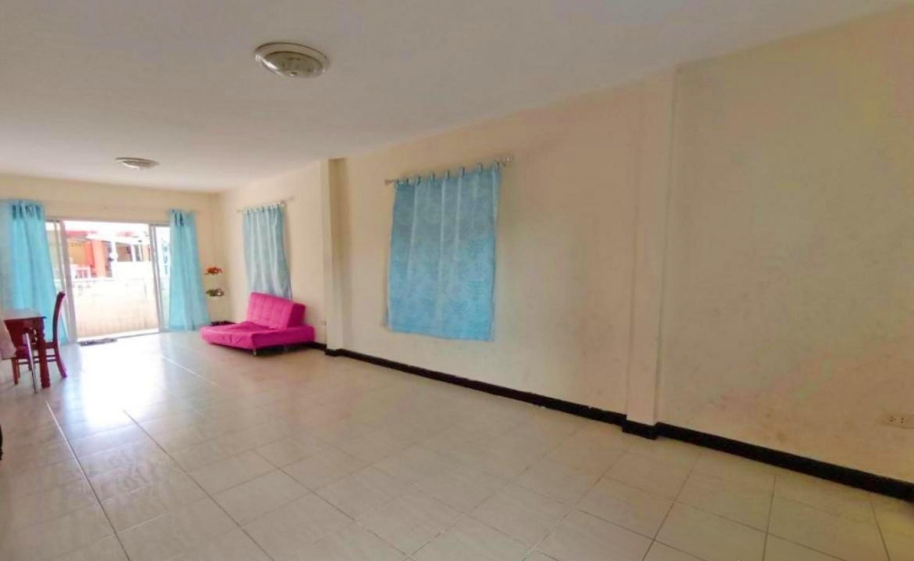 ขายบ้านแฝดใกล้สนามบินดอนเมืองเพียง 10 นาที หน้ากว้างก่อนหลังมุม 30 ตร.วา หมู่บ้านพูลศรี