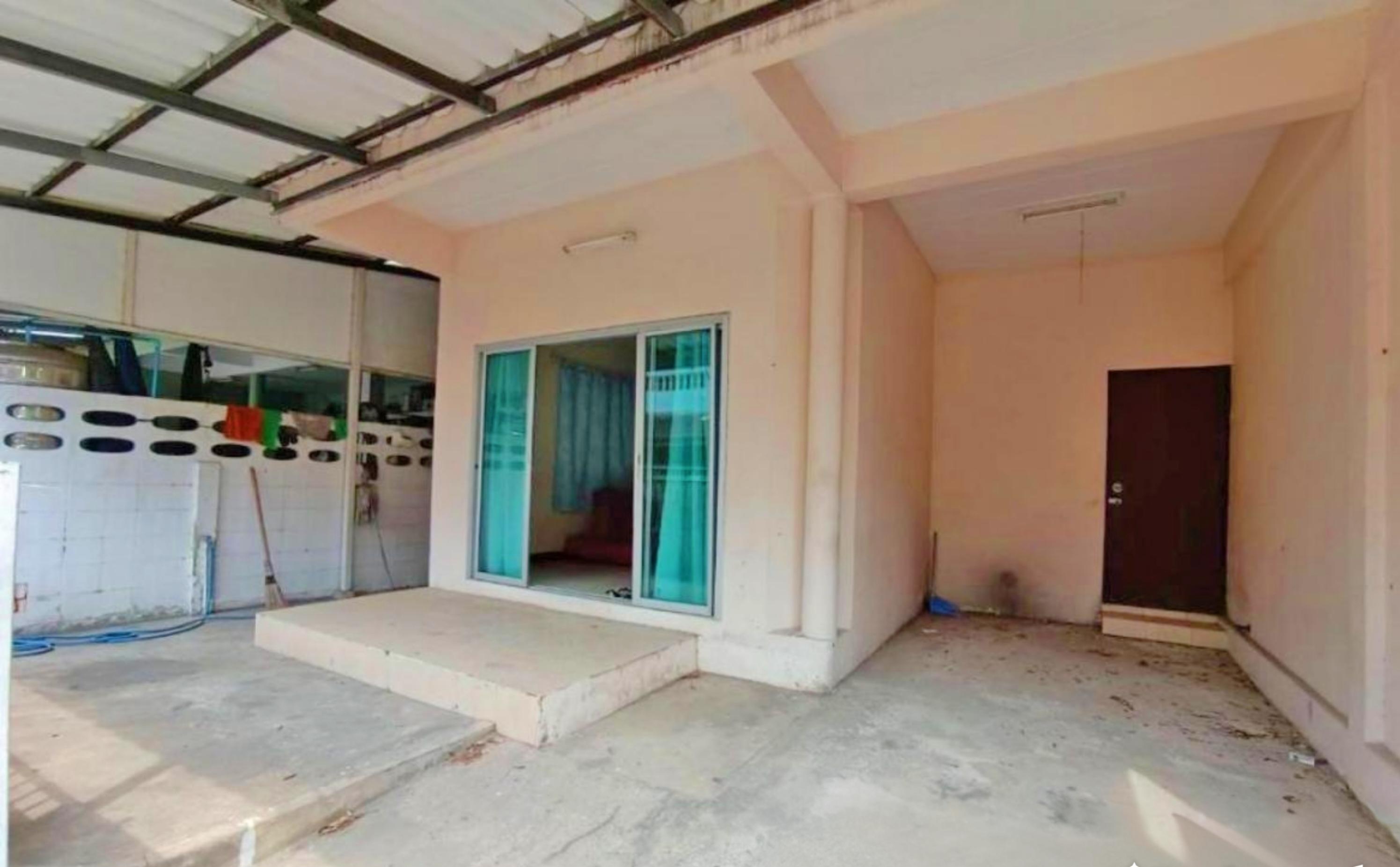 ขายบ้านแฝดใกล้สนามบินดอนเมืองเพียง 10 นาที หน้ากว้างก่อนหลังมุม 30 ตร.วา หมู่บ้านพูลศรี