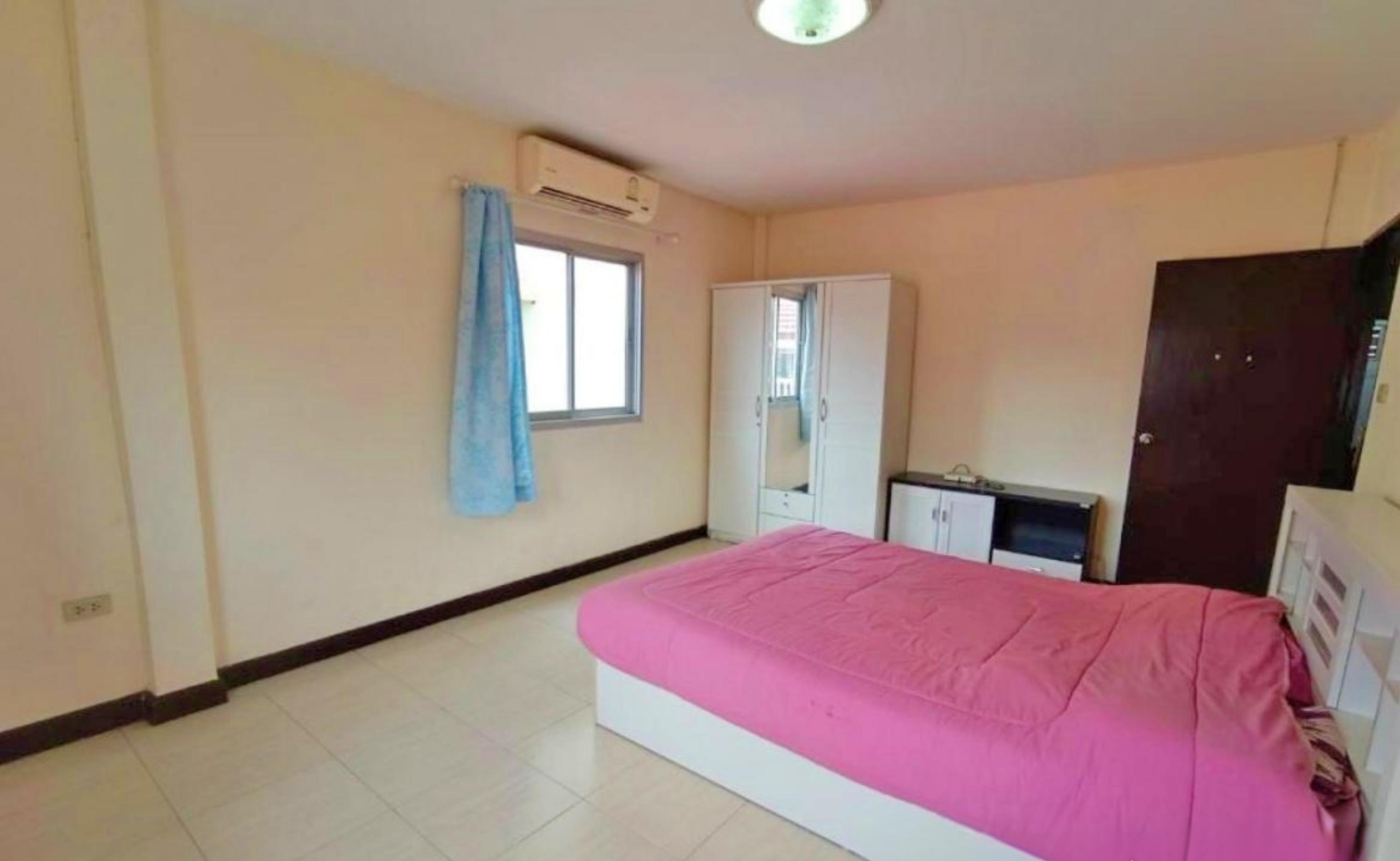 ขายบ้านแฝดใกล้สนามบินดอนเมืองเพียง 10 นาที หน้ากว้างก่อนหลังมุม 30 ตร.วา หมู่บ้านพูลศรี