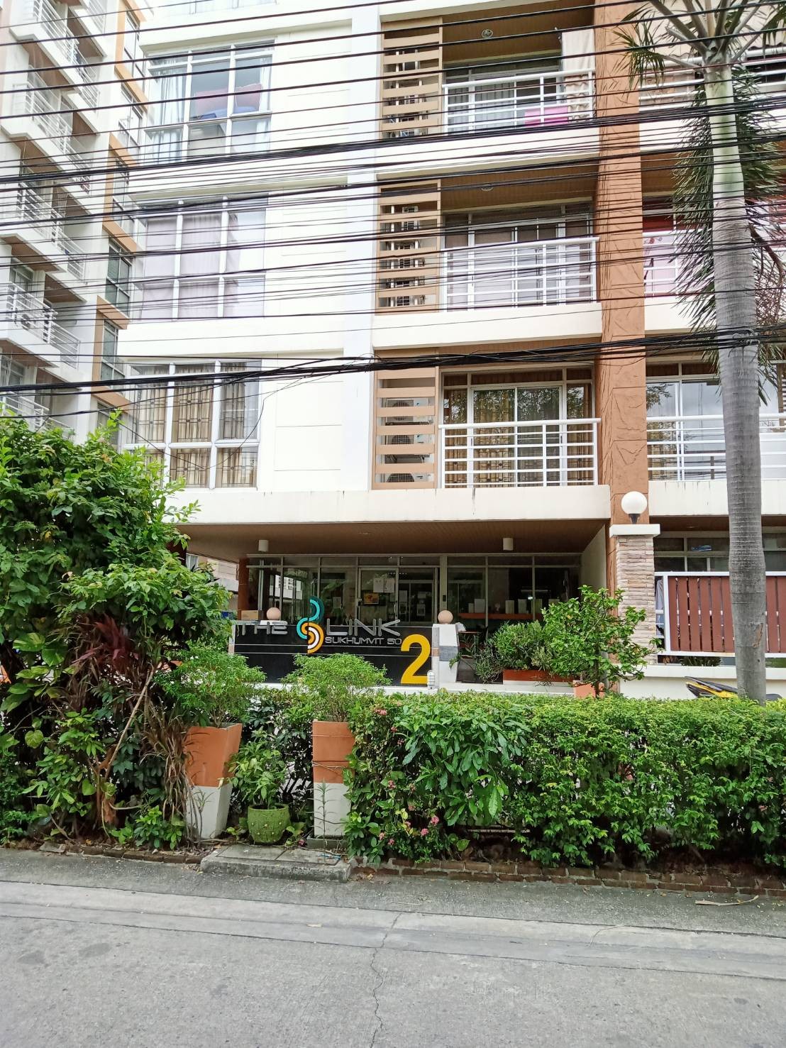 ขายคอนโดThe Link 2 สุขุมวิท 50   ชั้น 4 ห้องขนาด  31 ตารางเมตร  สนใจติดต่อ คุณวาสนา 081-808-7924  ที่ตั้ง : ซอยเหลือสุข ถนนสุขุมวิท 50 แขวงพระโขนง เขตคลองเตยกรุงเทพม