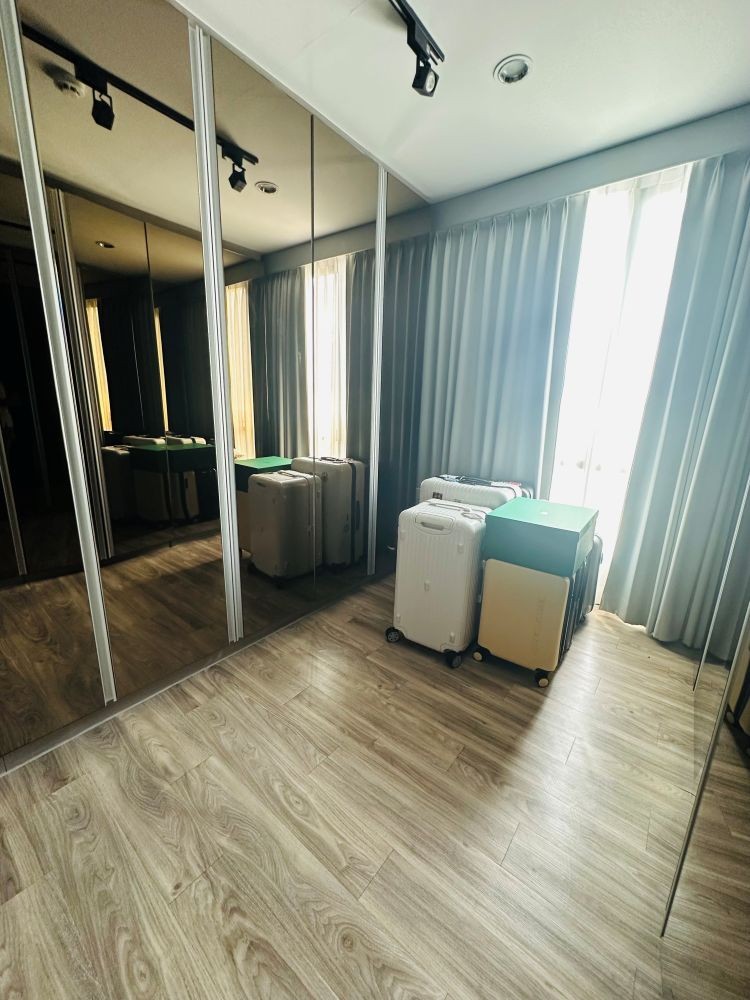 ขายให้เช่า รีโนเวทใหม่ เพนท์เฮ้าส์ ห้องเดียวในโครงการ The Unique 10 ลาดพร้าว 10เฟอร์ครบพร้อมเข้าอยู่ ใกล้ MRT ลาดพร้าว