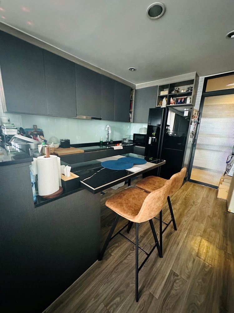 ขายให้เช่า รีโนเวทใหม่ เพนท์เฮ้าส์ ห้องเดียวในโครงการ The Unique 10 ลาดพร้าว 10เฟอร์ครบพร้อมเข้าอยู่ ใกล้ MRT ลาดพร้าว