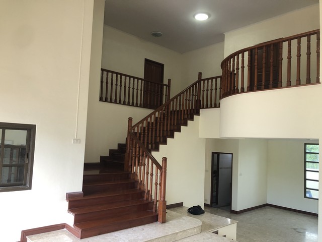 ขายบ้านหมู่บ้านปรีชา วัดหนามแดง ศรีนครินทร์ จังหวัดสมุทรปราการ 