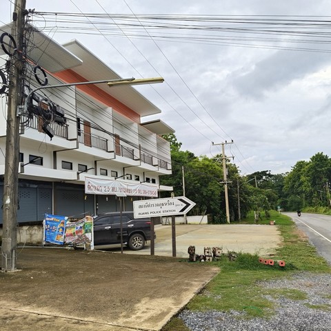  ขายอาคารพาณิชย์ 2 ชั้นครึ่ง จำนวน  5 คูหา   น่าน