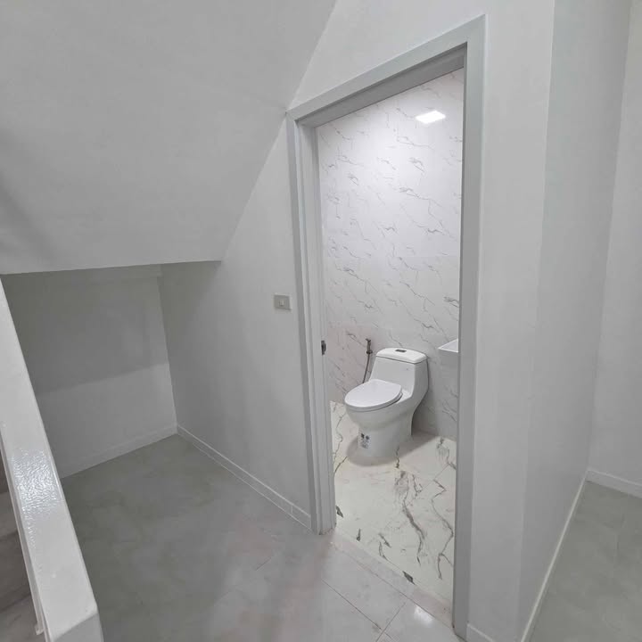 ไม่ต้องเช่า โกดังรังสิต Home Office Warehouse