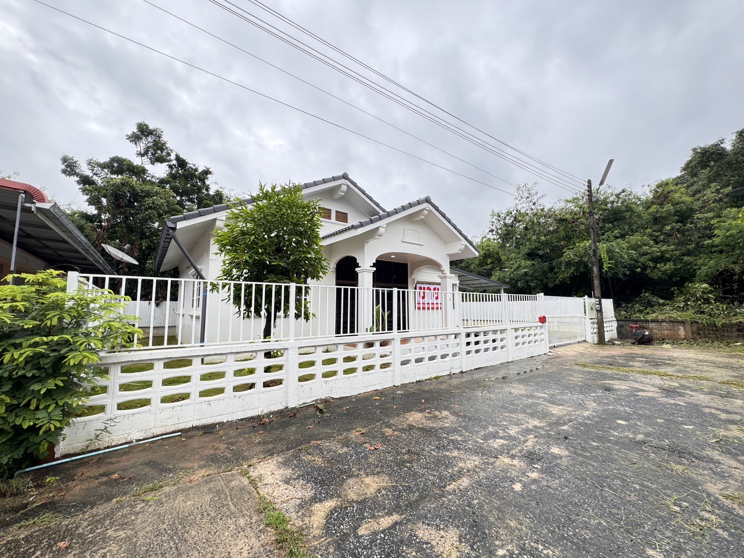 บ้านเดี่ยว 65 ตารางวา 3 ห้องนอน 2 ห้องน้ำ ตำบลชนบท อำเภอชนบท จังหวัดขอนแก่น  ที่ตั้ง : ตำบลชนบท อำเภอชนบท จังหวัดขอนแก่น