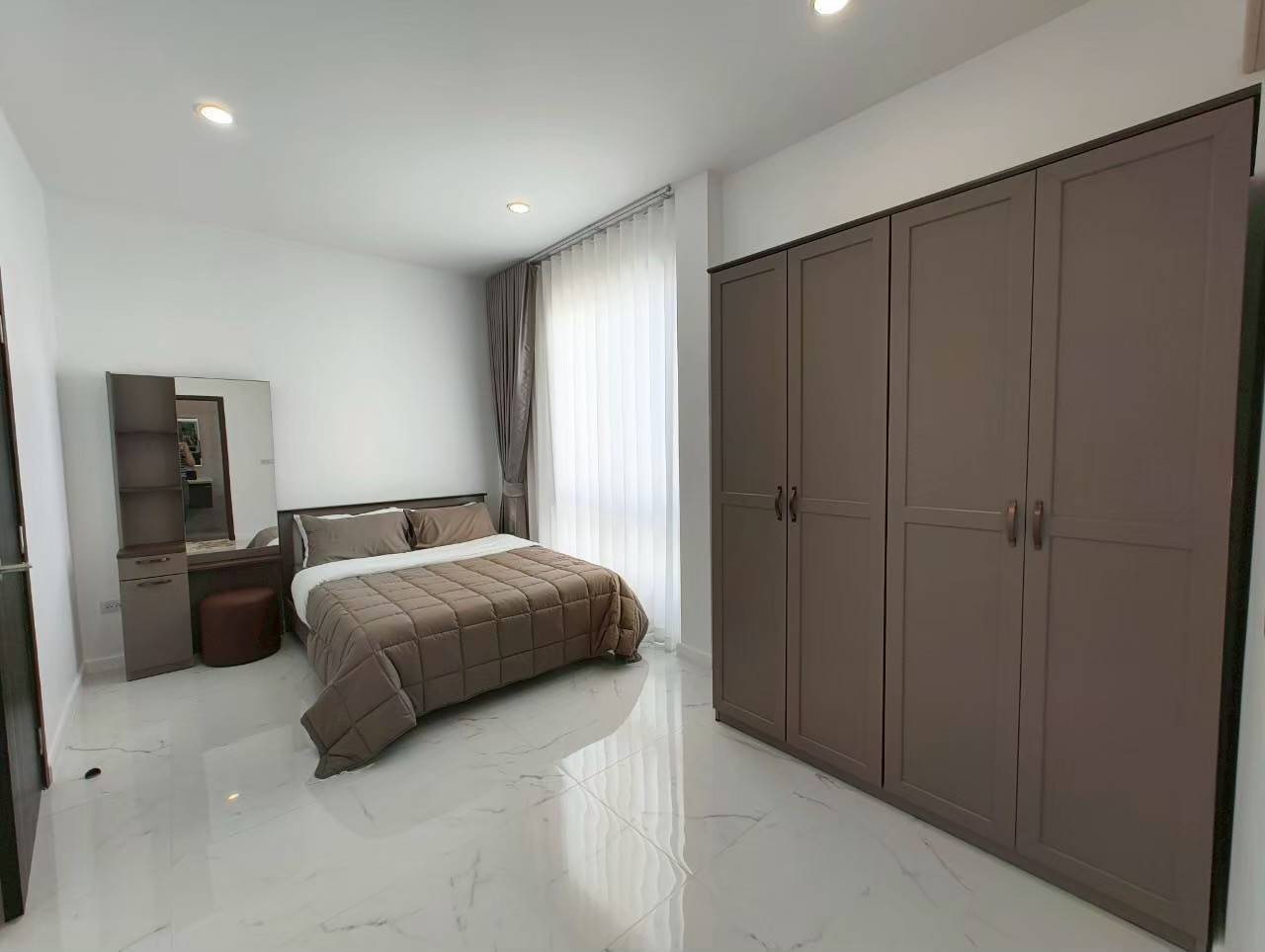 ขายทาวน์โฮม 2 ชั้น 4 ห้องนอน 4 ห้องน้ำ มีห้องน้ำในตัว 3 ห้อง สวนหลวงวิลล์ นิรันดร์วิลล์ 3 – ประเวศ, กทม.