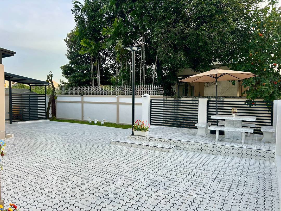 บ้านเดี่ยวหลังใหญ่ไม่เข้าซอย หลังบ้านไม่ติดใคร ติดสวนสาธารณะโครงการ หน้าบ้านหัน 