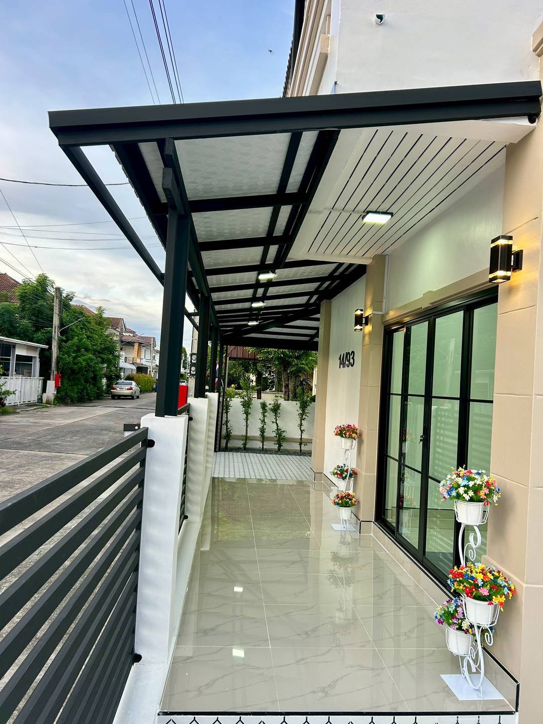 บ้านเดี่ยวหลังใหญ่ไม่เข้าซอย หลังบ้านไม่ติดใคร ติดสวนสาธารณะโครงการ หน้าบ้านหัน 