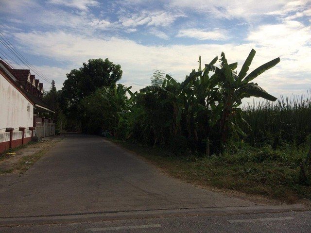 ขายที่ดินพร้อมบ้าน    2 ไร่ไ  9ตารางวา  เจ้าของขายเอง ตำบลเขาพระ  อำเภอเมือง จังหวัดนครนายก