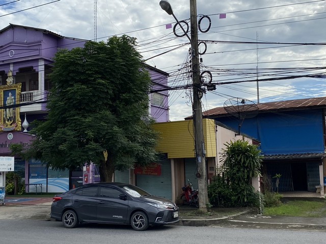  ขายที่ดินทำเลธุรกิจพร้อมสิ่งปลูกสร้าง ตำบลเจริญธรรม อำเภอวิหารแดง จังหวัดสระบุรี  