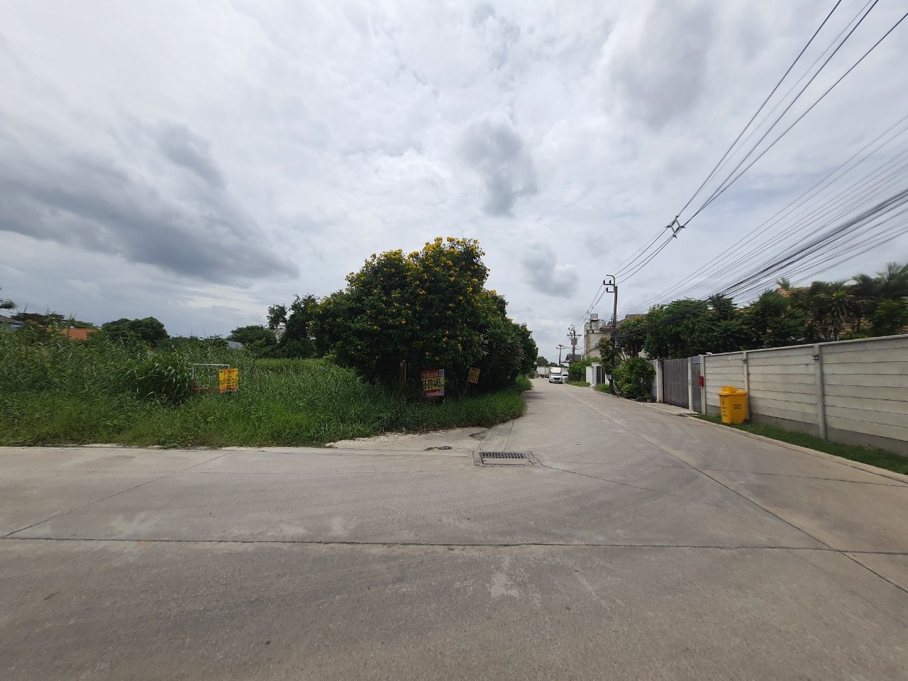 ขายที่ดินทำเลทอง 172 ตารางวา ติดถนนคอนกรีตสาธารณะ  ซอย ติวานนท์-ปากเกร็ด 34