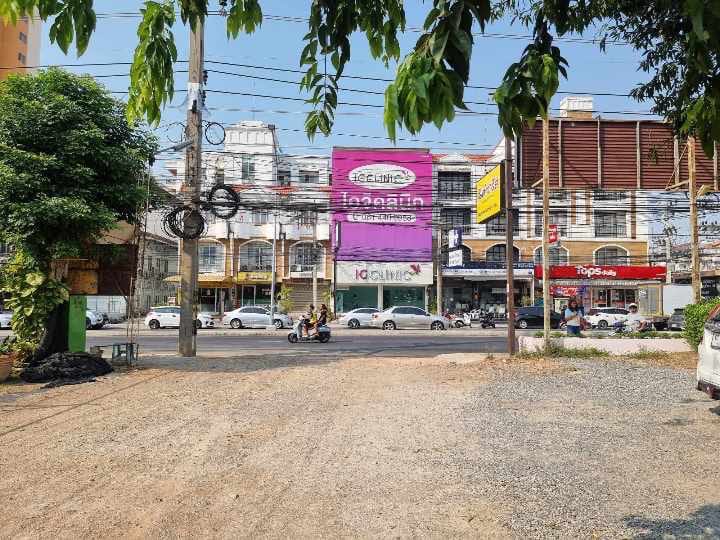 ขายที่ดิน พร้อมห้องเช่า ใกล้หาด พัทยาใต้ ถนนเทพประสิทธิ์17 ต.หนองปรือ อ.บางละมุง จ.ชลบุรี