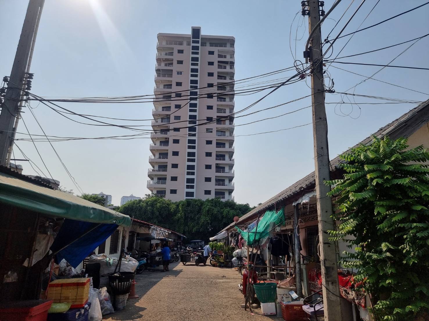 ขายที่ดิน พร้อมห้องเช่า ใกล้หาด พัทยาใต้ ถนนเทพประสิทธิ์17 ต.หนองปรือ อ.บางละมุง จ.ชลบุรี