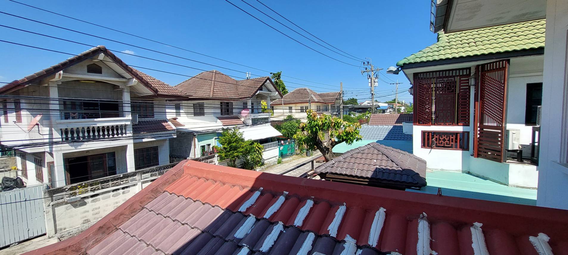 ขายด่วน - บ้านเกศรี 2 รามคำแหง ติดแนวรถไฟฟ้า เงียบสงบ ร่มรื่น