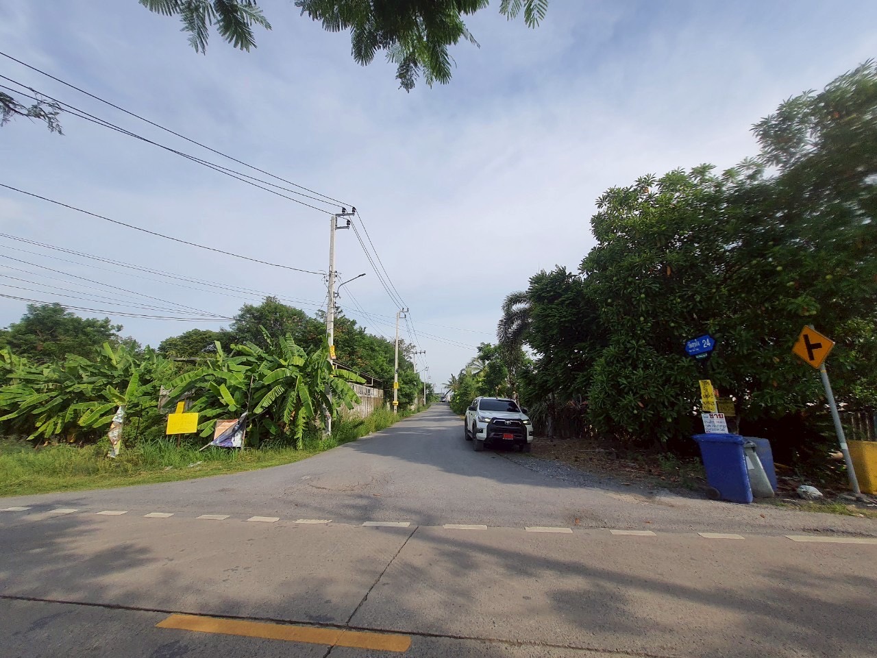 ขายด่วน ที่ดิน 8 ไร่(แบ่งได้) ถมแล้วทั้งแปลง ติดถนนสาธารณะ ซอย วัดสุขใจ 24 กรุงเทพมหานคร
