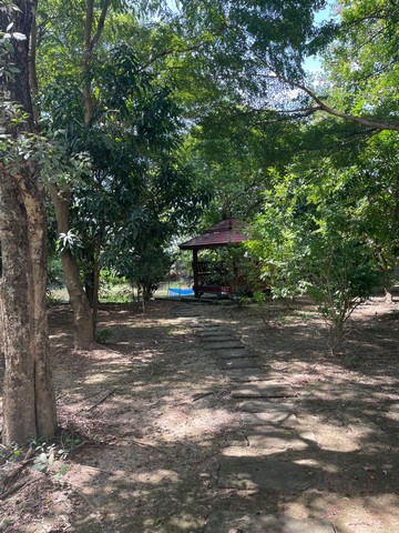 ขายที่ดินพร้อมบ้านหรูสองชั้นหลังใหญ่ ใกล้ตัวเมืองนครนายก