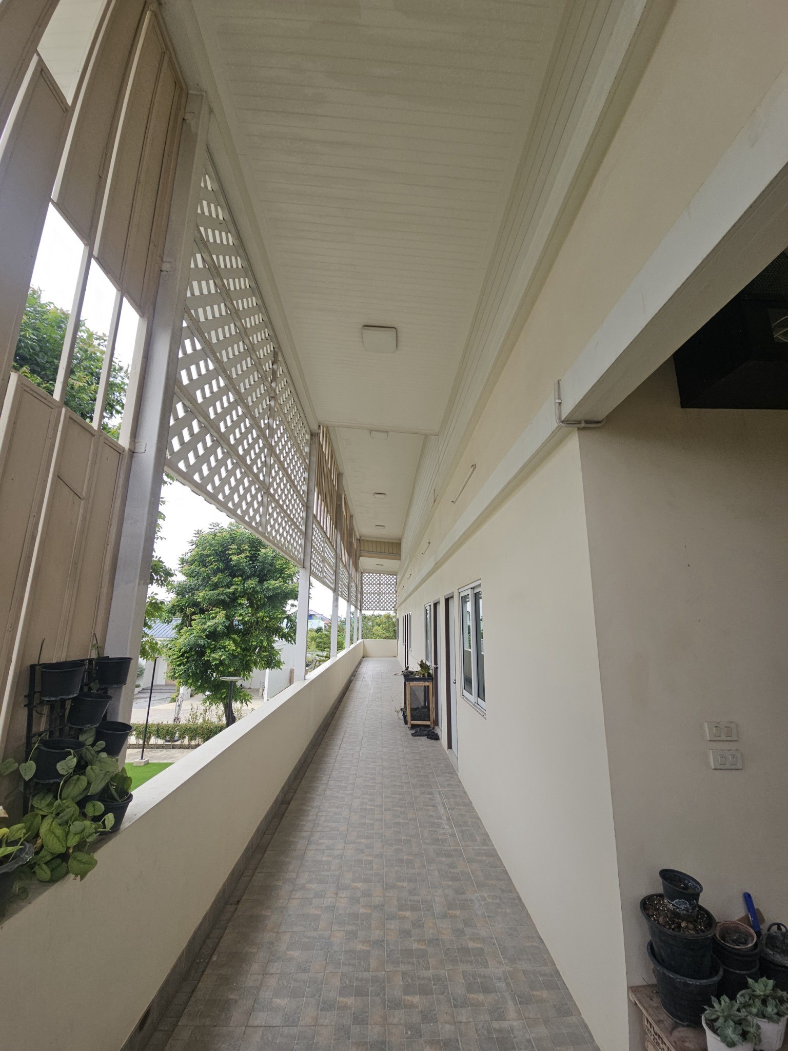 ให้เช่าที่ดินพร้อมอาคารสำนักงาน หอพักพนักงาน และสิ่งปลูกสร้าง ทำเลพุทธมณฑลสาย 1