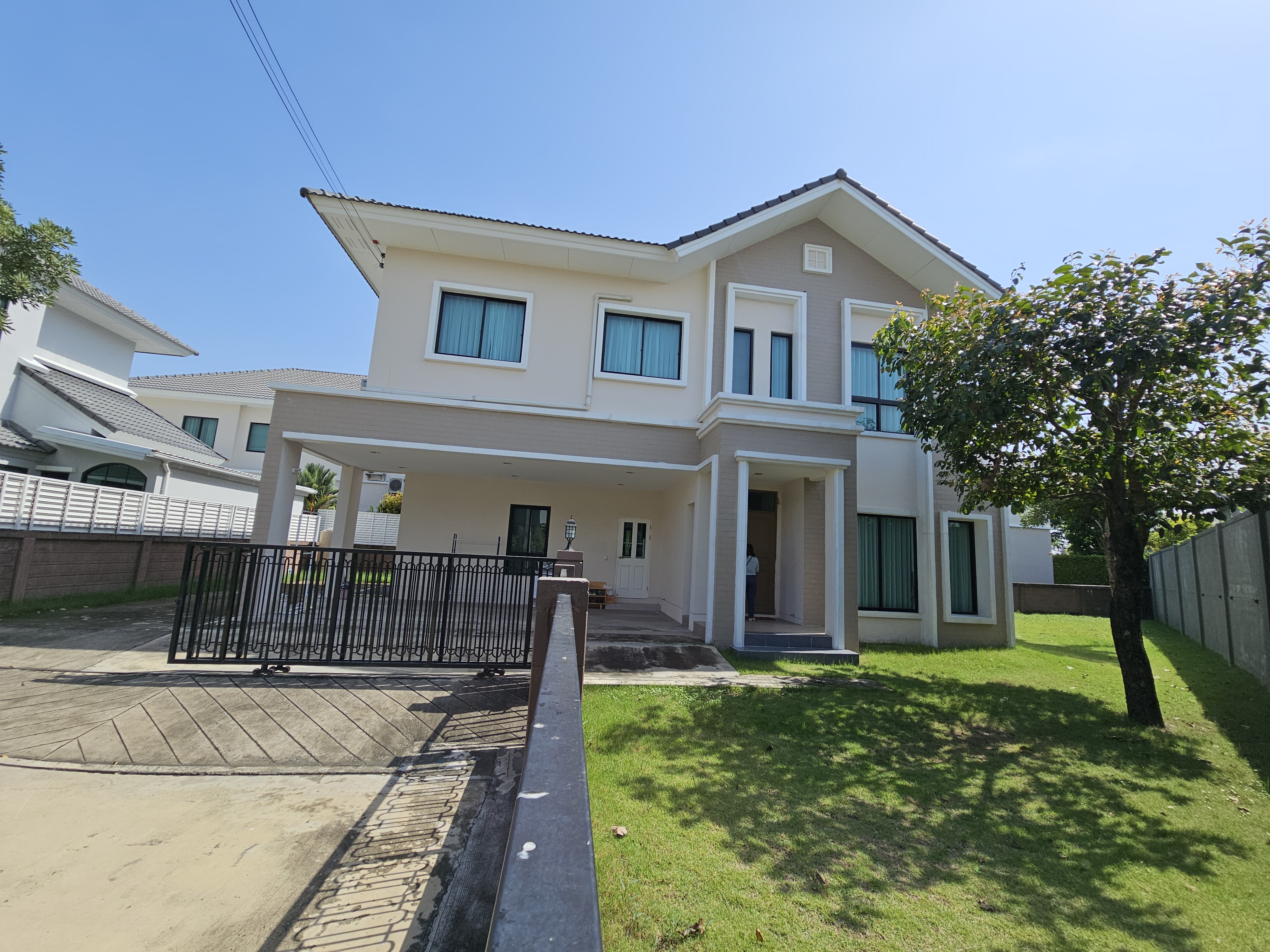 ขาย/เช่า บ้านเดี่ยวหรู ลัดดารมย์ วงแหวน-รามอินทรา (โครงการ Q House)
