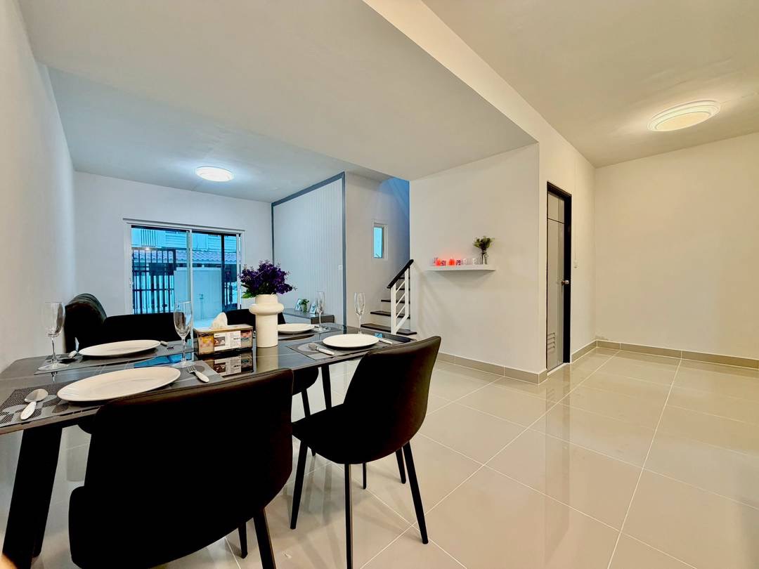 ขายด่วน! ทาวน์เฮ้าส์ 2 ชั้น รีโนเวทใหม่ทั้งหลัง พร้อมเฟอร์ฯ #ทำเลทองบางใหญ่ ซอยแก้วอินทร์  บ้านพร้อมอยู่ สภาพสวยกริ๊บ ดีไซน์ทันสมัย ตอบโจทย์ครอบครัวยุคใหม่ ในราคาที่