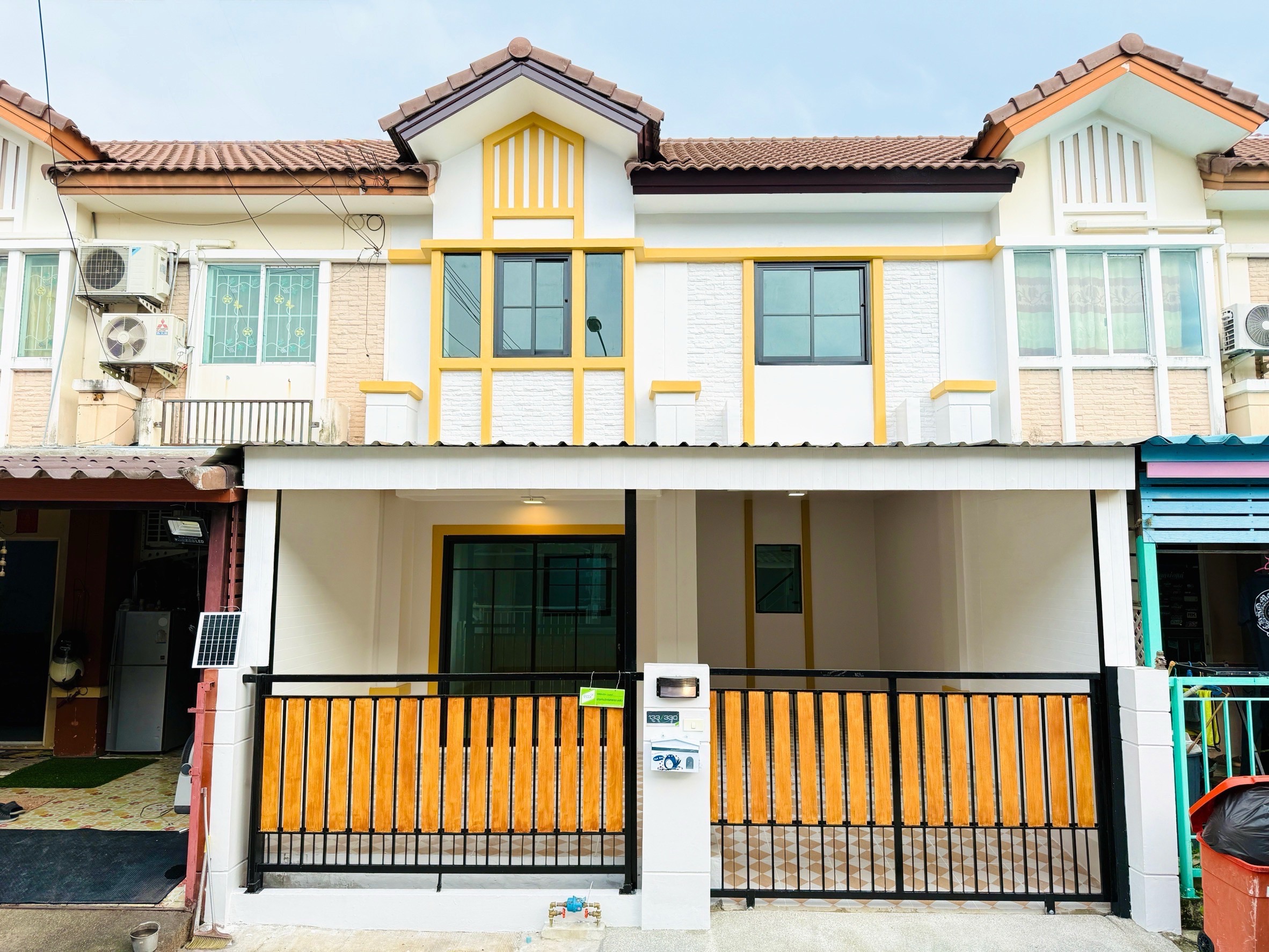   ขายด่วน! ทาวน์เฮาส์ 2 ชั้น รีโนเวทใหม่สวยกริ๊บ พร้อมเข้าอยู่  หมู่บ้านพฤกษาวิลล์ 33