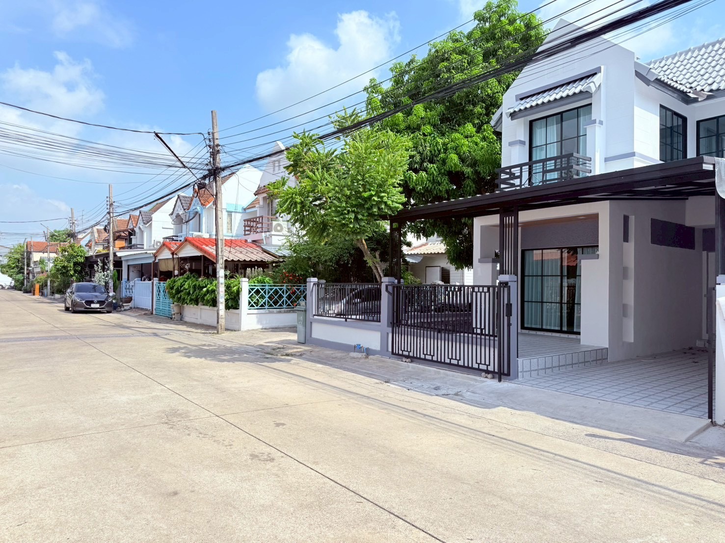  ขายด่วน! ทาวน์เฮาส์ 2 ชั้น หลังมุม เนื้อที่ใหญ่พิเศษ 30.4 ตร.ว.   หมู่บ้านพูนสินธานี 3 (ซอยเคหะร่มเกล้า 64 | ลาดกระบัง)  รีโ