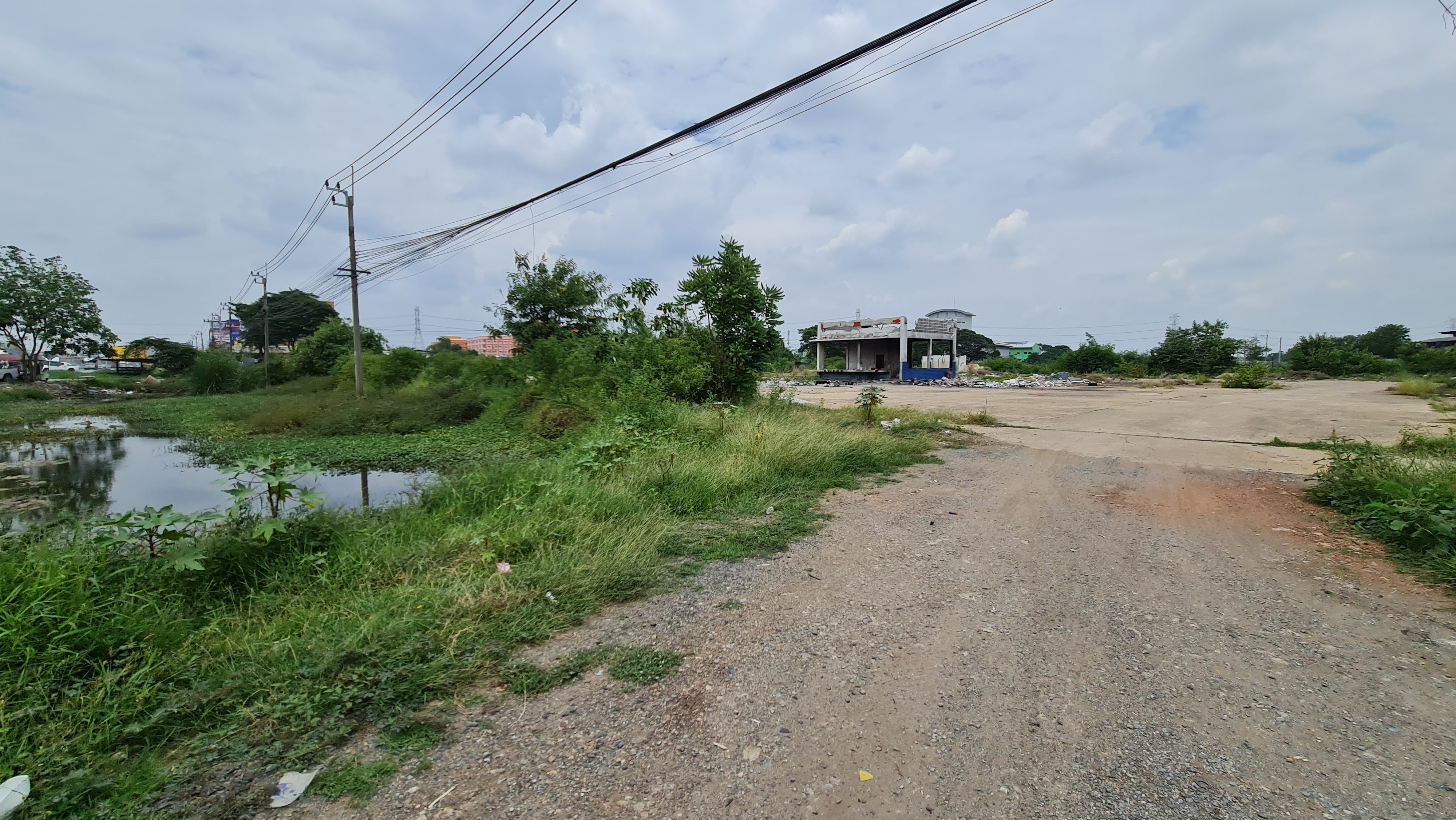 ให้เช่าที่ดินทำเลทอง 5 ไร่เศษ ติดถนนบางบัวทอง-สุพรรณบุรี (ทล.340) ฝั่งขาออก