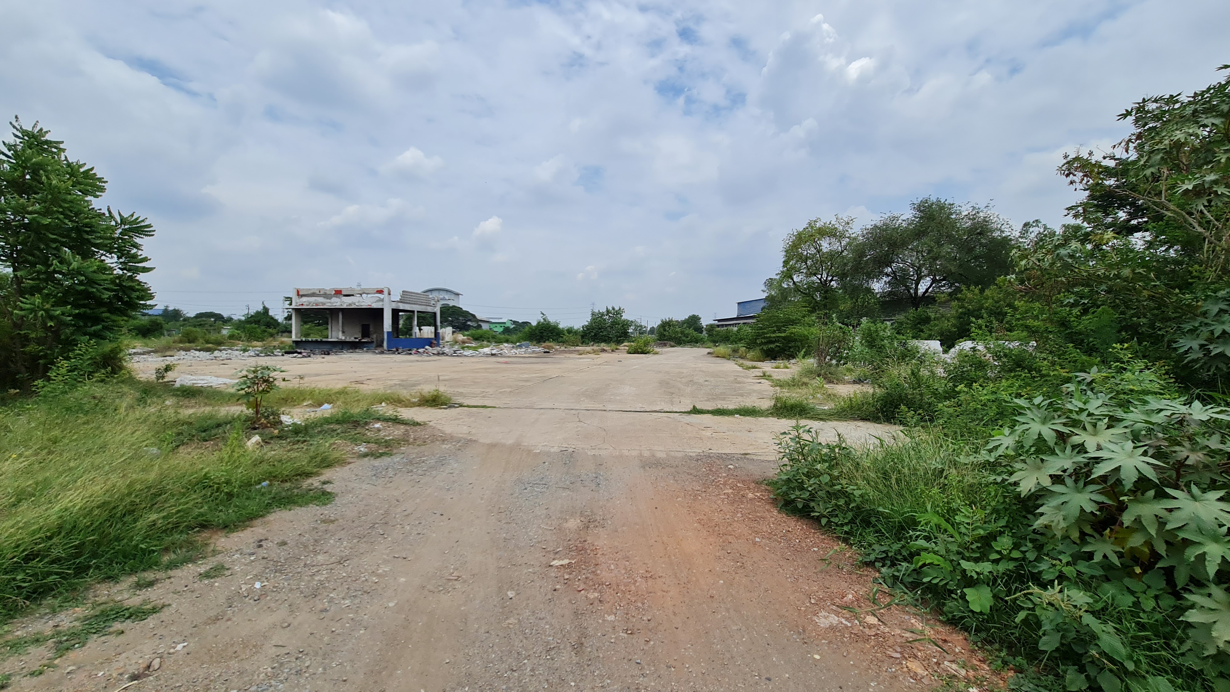 ให้เช่าที่ดินทำเลทอง 5 ไร่เศษ ติดถนนบางบัวทอง-สุพรรณบุรี (ทล.340) ฝั่งขาออก