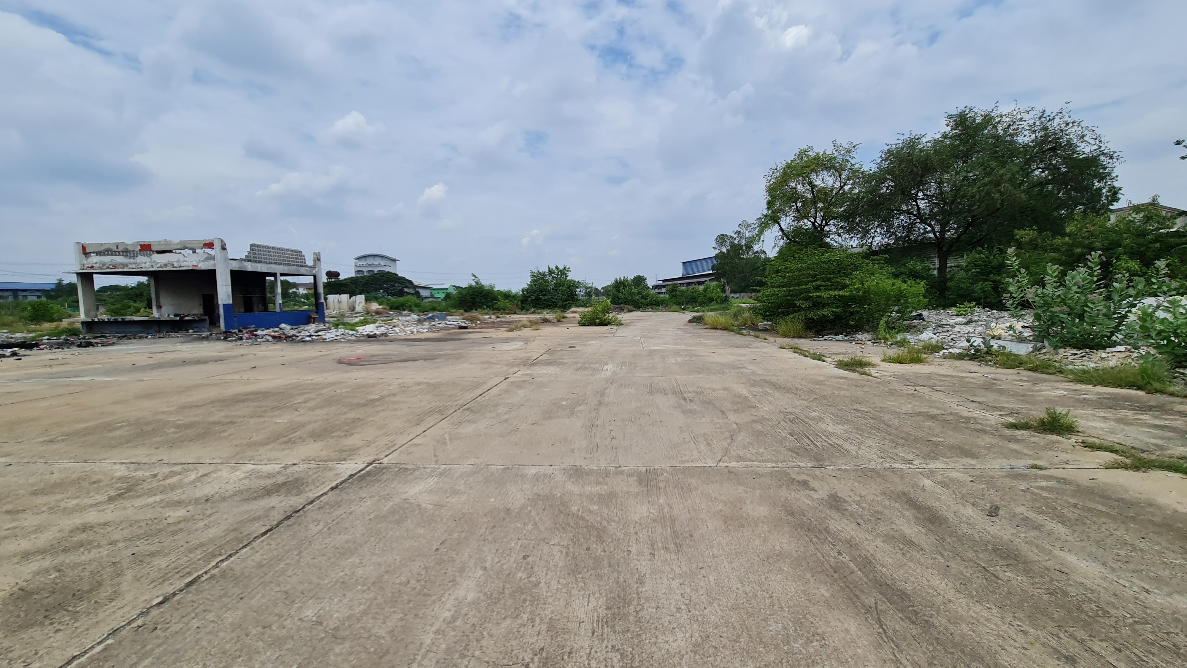 ให้เช่าที่ดินทำเลทอง 5 ไร่เศษ ติดถนนบางบัวทอง-สุพรรณบุรี (ทล.340) ฝั่งขาออก