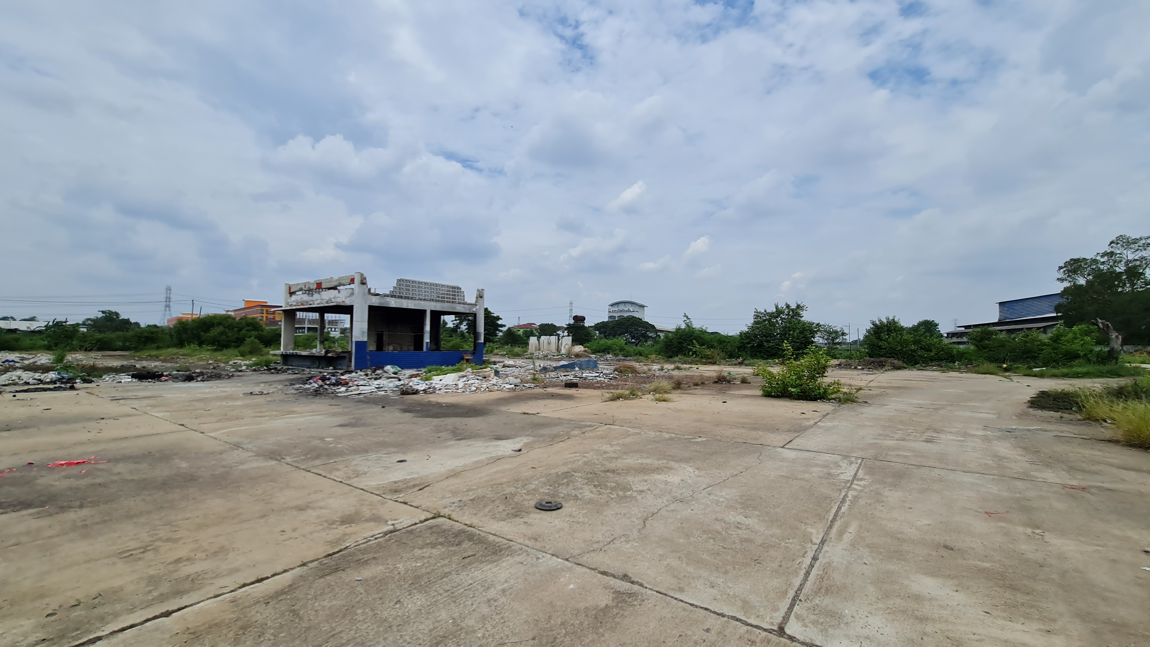 ให้เช่าที่ดินทำเลทอง 5 ไร่เศษ ติดถนนบางบัวทอง-สุพรรณบุรี (ทล.340) ฝั่งขาออก